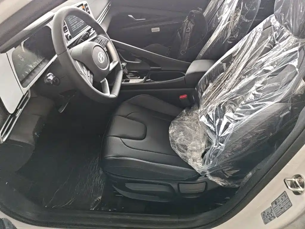 Hyundai Elantra — миниатюра 15