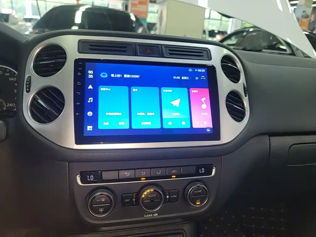 Volkswagen Tiguan — миниатюра 13