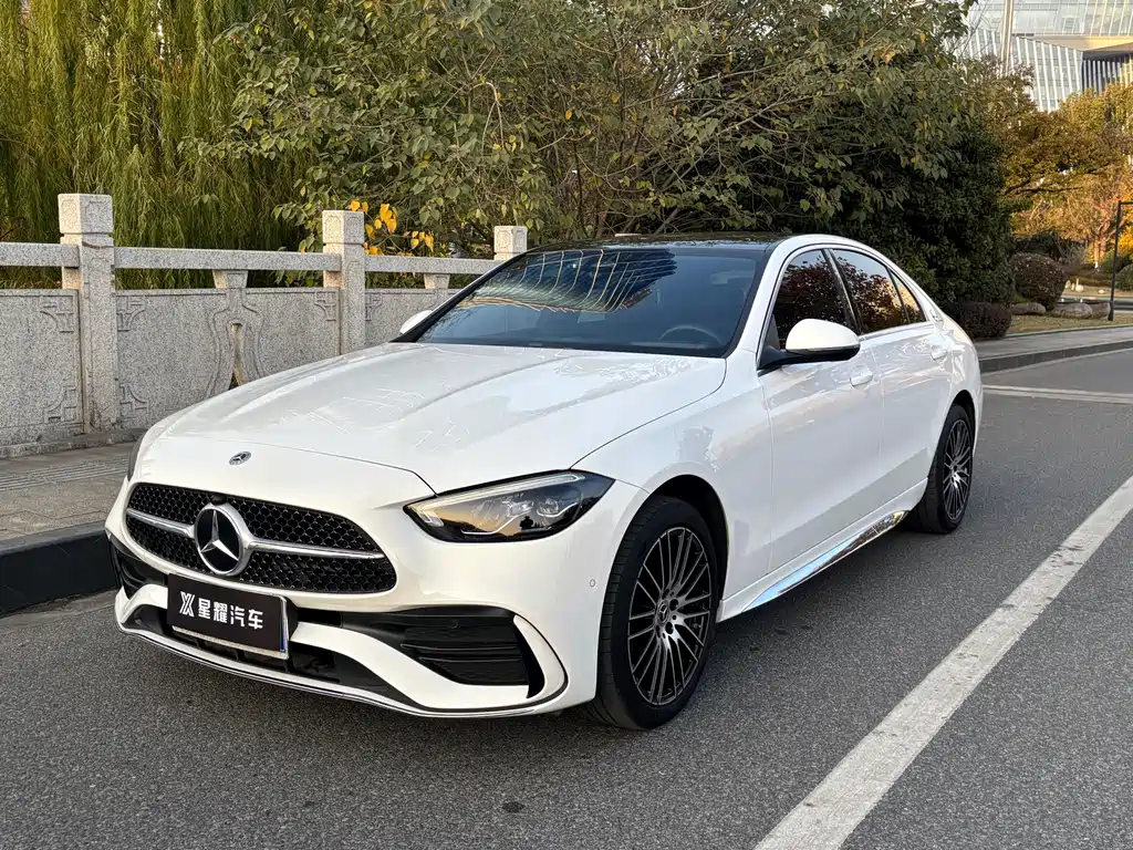 Mercedes-Benz C-Class 2024