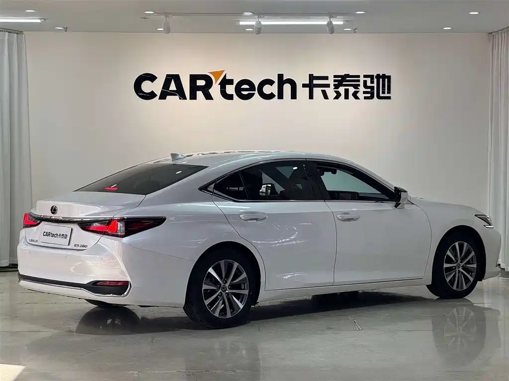 Lexus ES 2020 200
