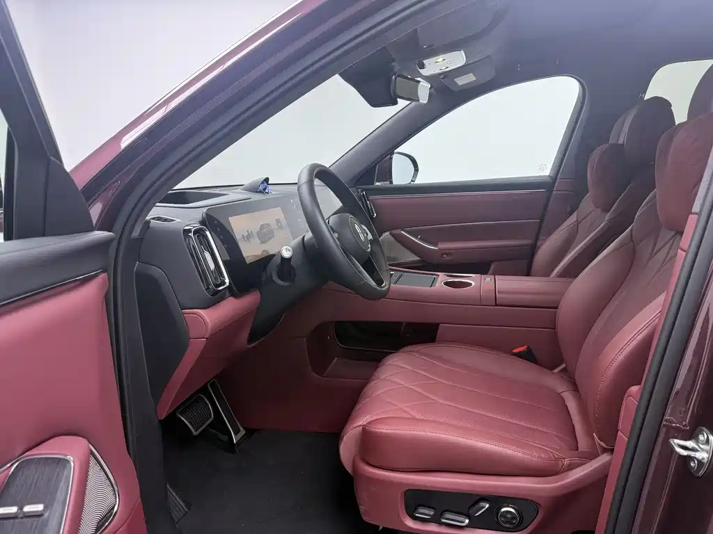 Aito M8 2025 Ultra 53.4kWh 5 мест (192 ）