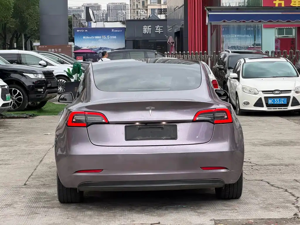 Tesla Model 3 — миниатюра 12