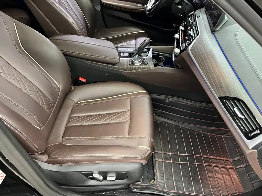 BMW 5 Series New Energy — миниатюра 25