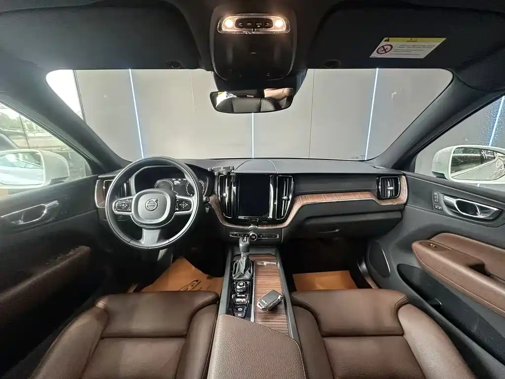 Volvo XC60 2021 T5 Luxury