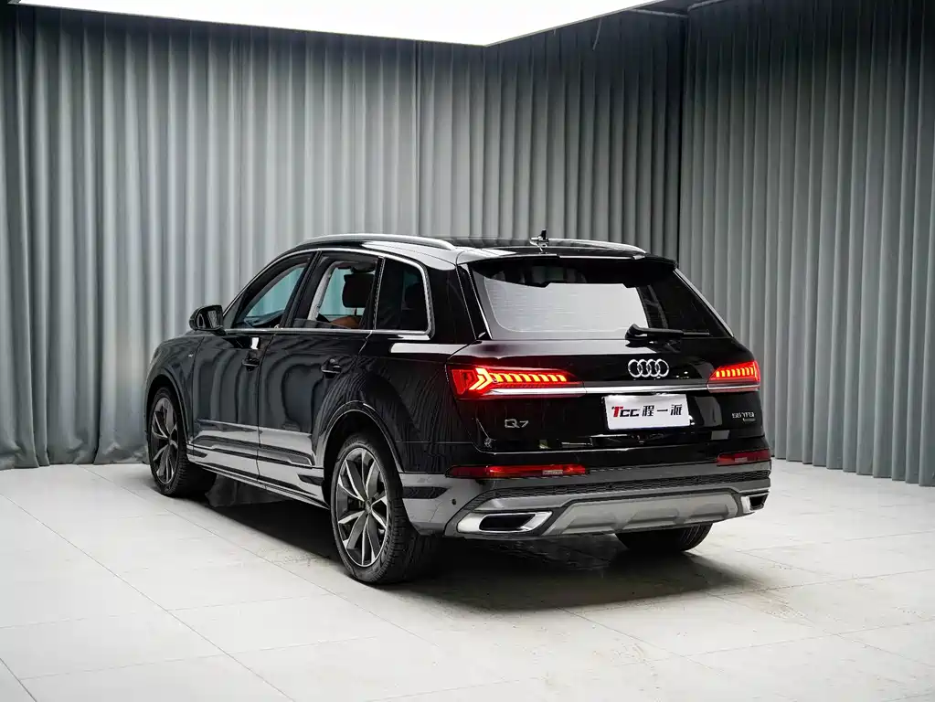 Audi Q7 — миниатюра 10