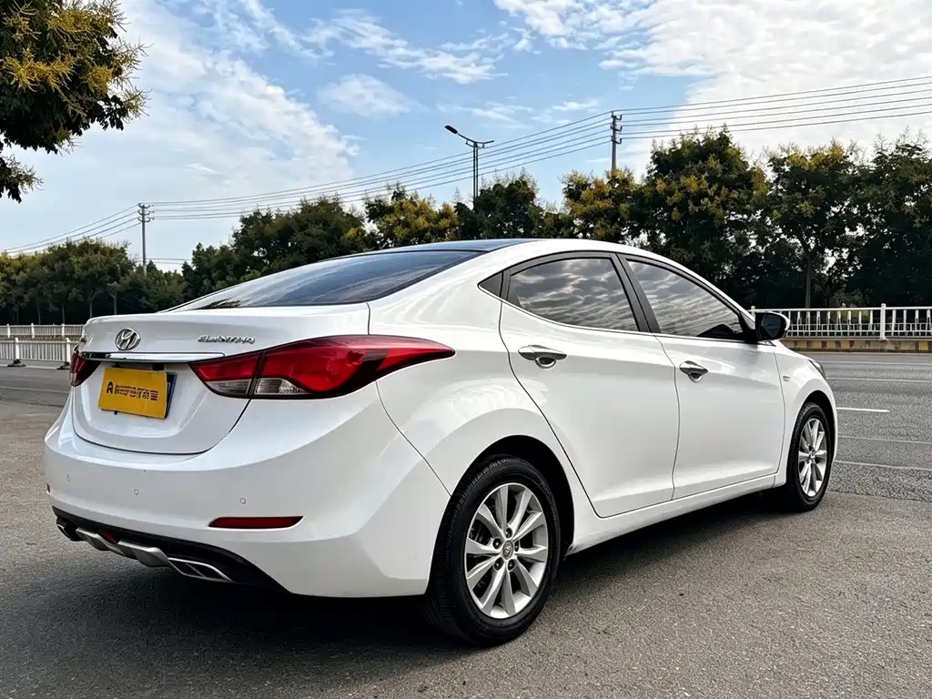 Hyundai Elantra Langdong — миниатюра 5