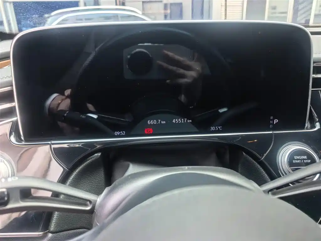 Mercedes-Benz E-Class — миниатюра 18