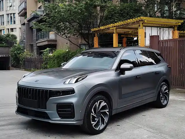 Lynk & Co 09