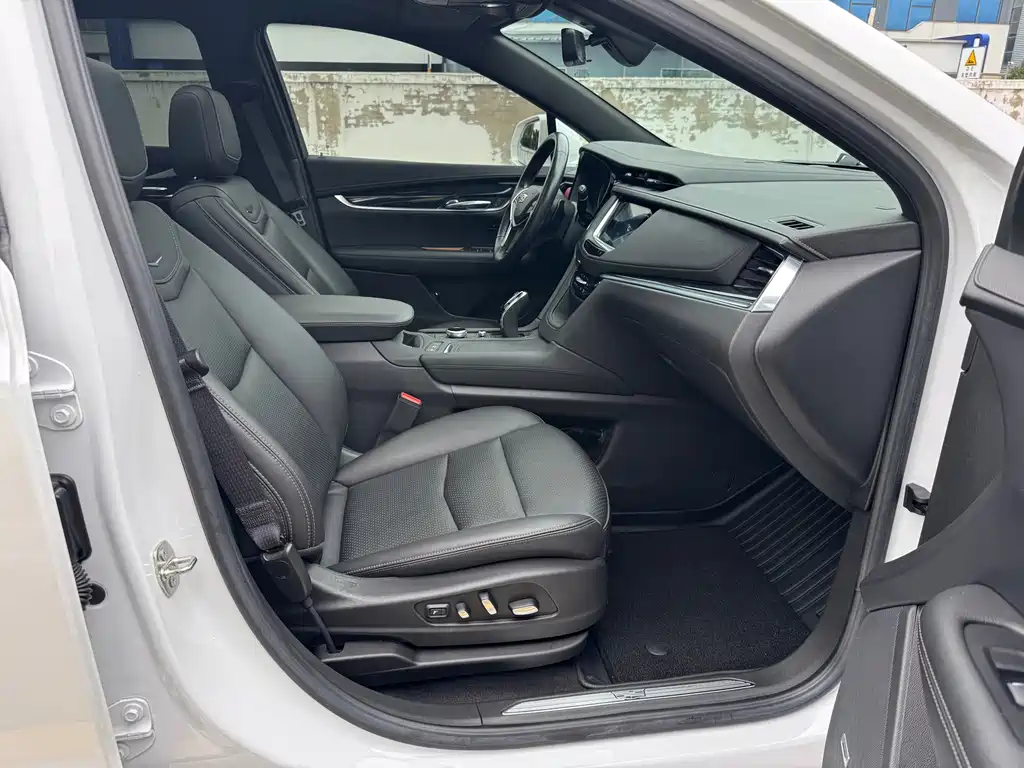 Cadillac XT5 2023 — фото 20