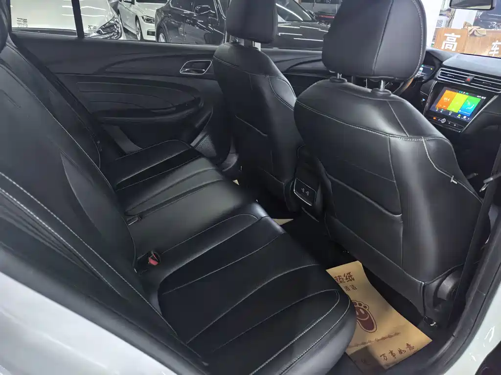 Roewe i5 — миниатюра 4