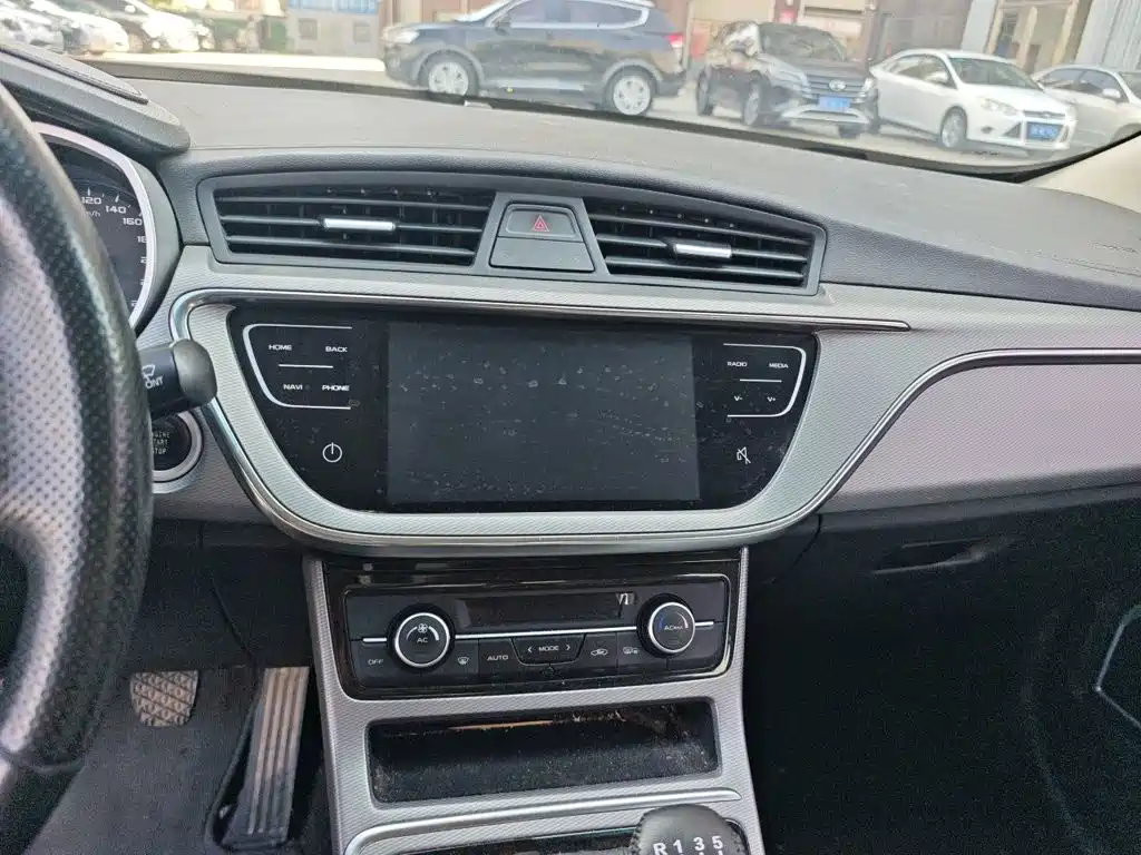 Geely Emgrand GL — миниатюра 6