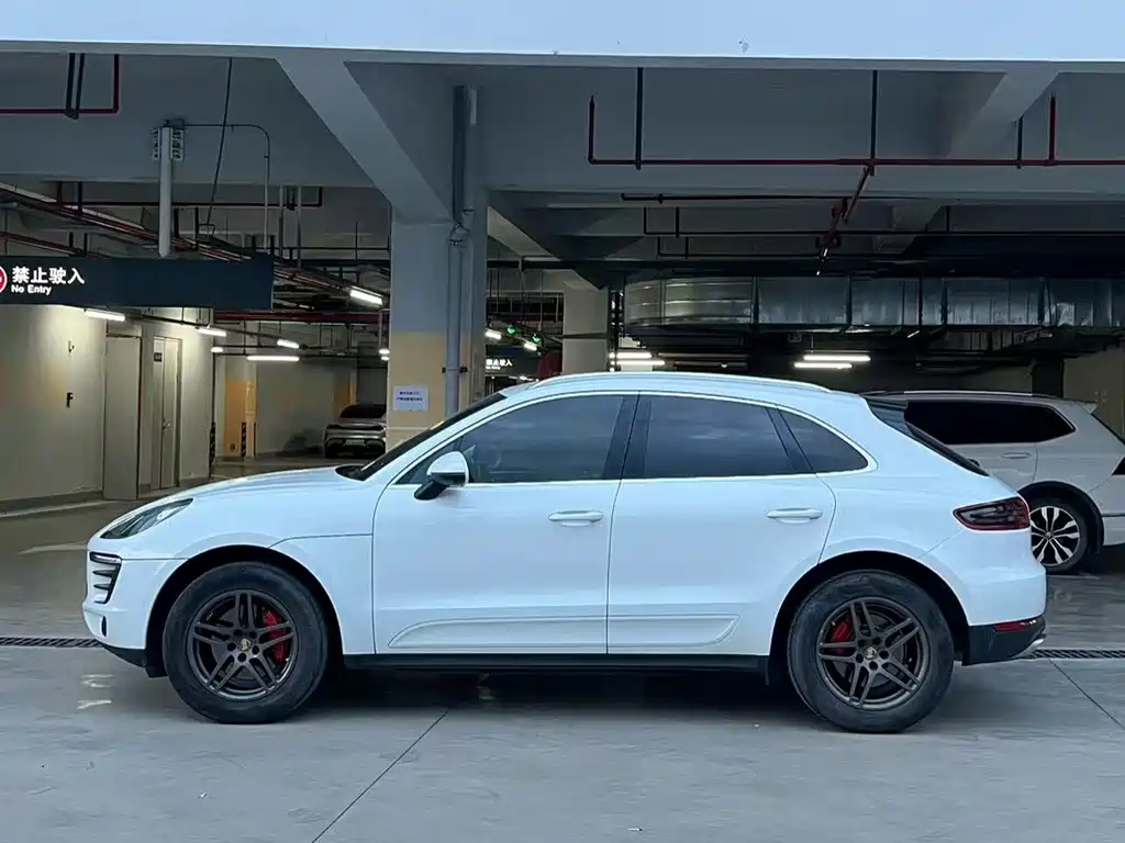 Porsche Macan — миниатюра 3