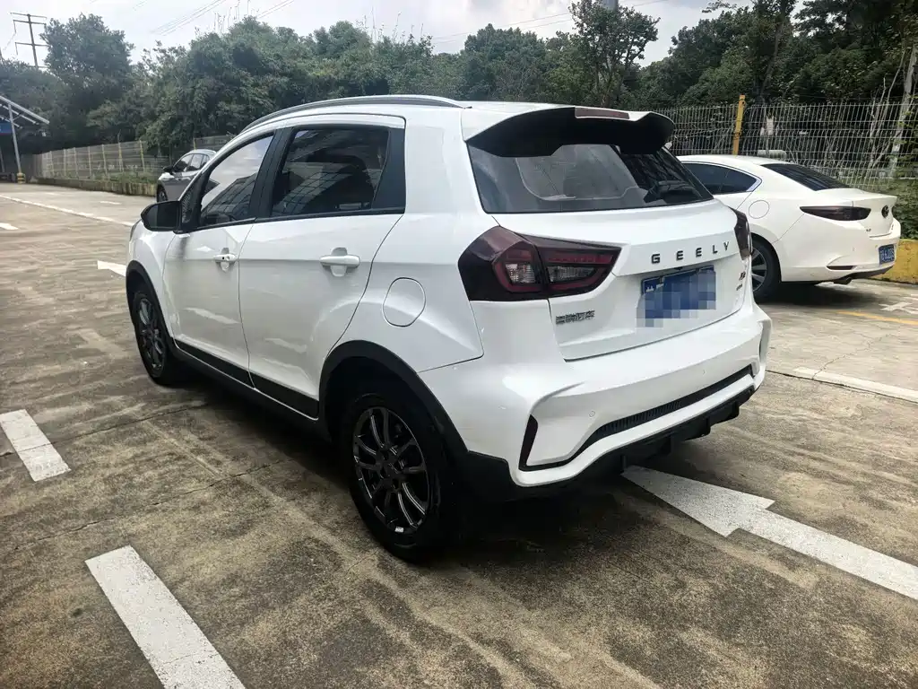 Geely Vision X3 — миниатюра 6