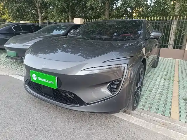 2025 Avatr 12