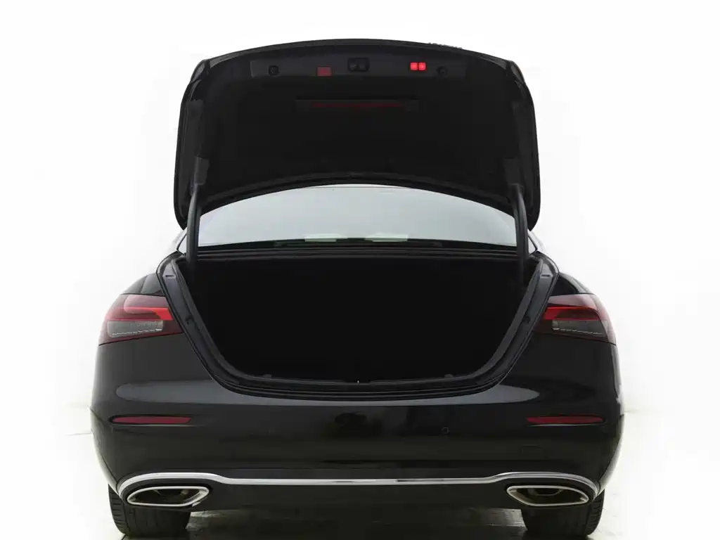 Mercedes-Benz E-Class — миниатюра 15