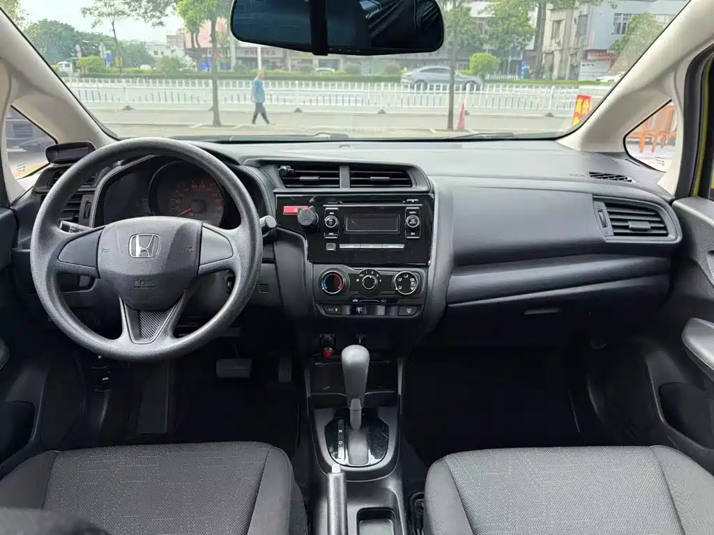 Honda Fit — миниатюра 7