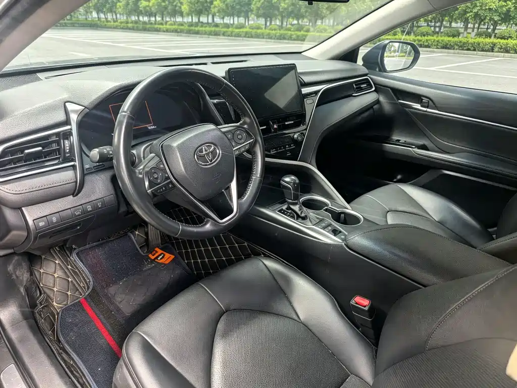 Toyota Camry — миниатюра 3