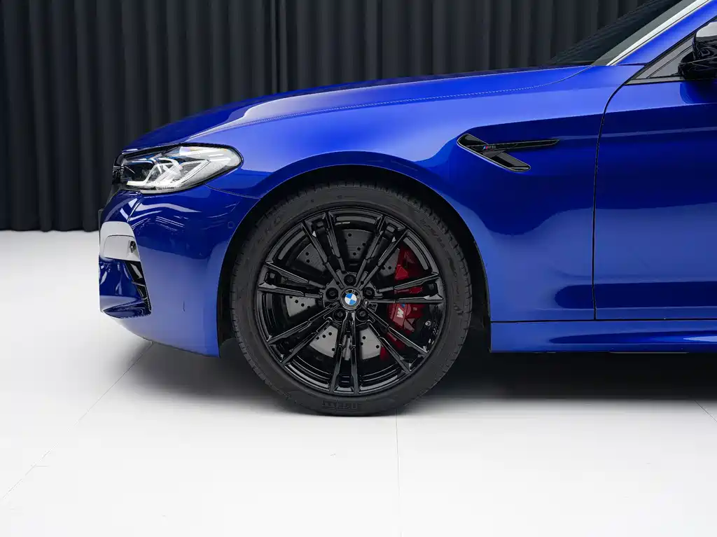 BMW M5 — миниатюра 10
