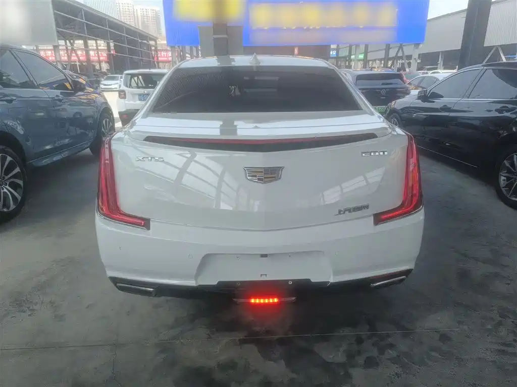 Cadillac XTS 2018 28T