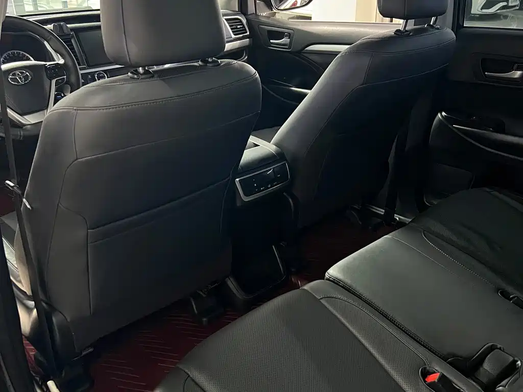 Toyota Highlander — миниатюра 6