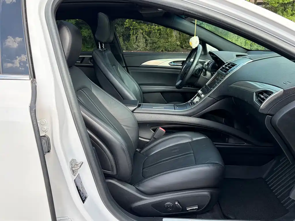 Lincoln MKZ — миниатюра 14