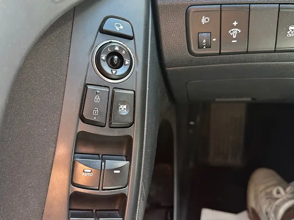 Hyundai Elantra Langdong — миниатюра 20