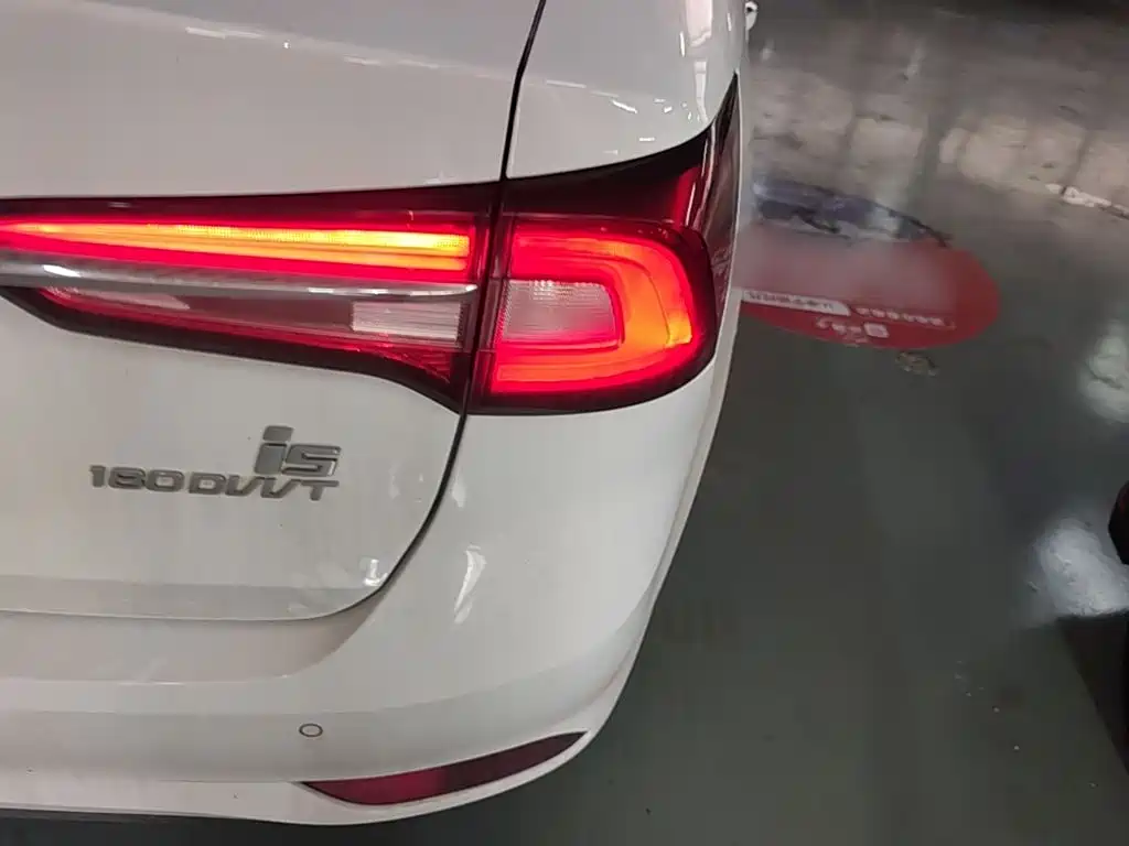 Roewe i5 — миниатюра 8