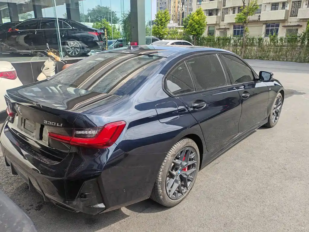 BMW 3 Series — миниатюра 11