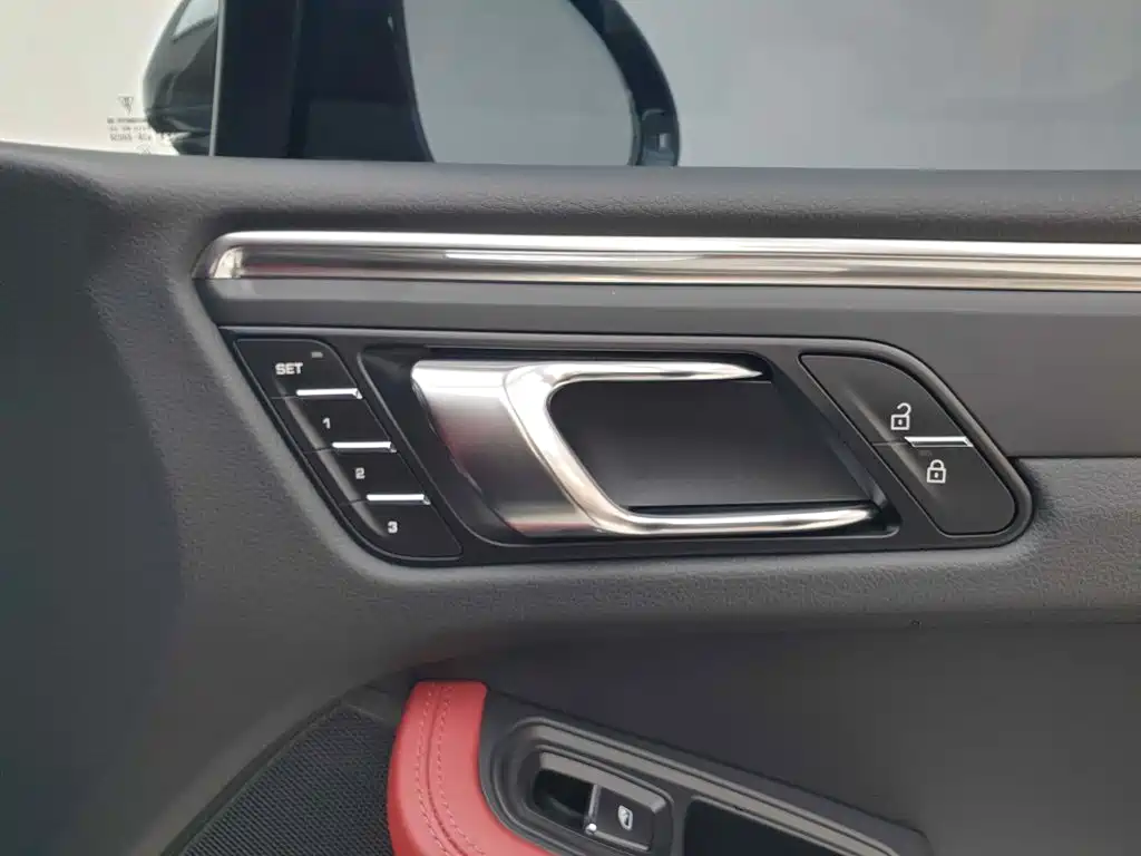 Porsche Macan — миниатюра 18