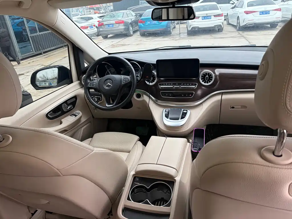 MERCEDES-BENZ V CLASS