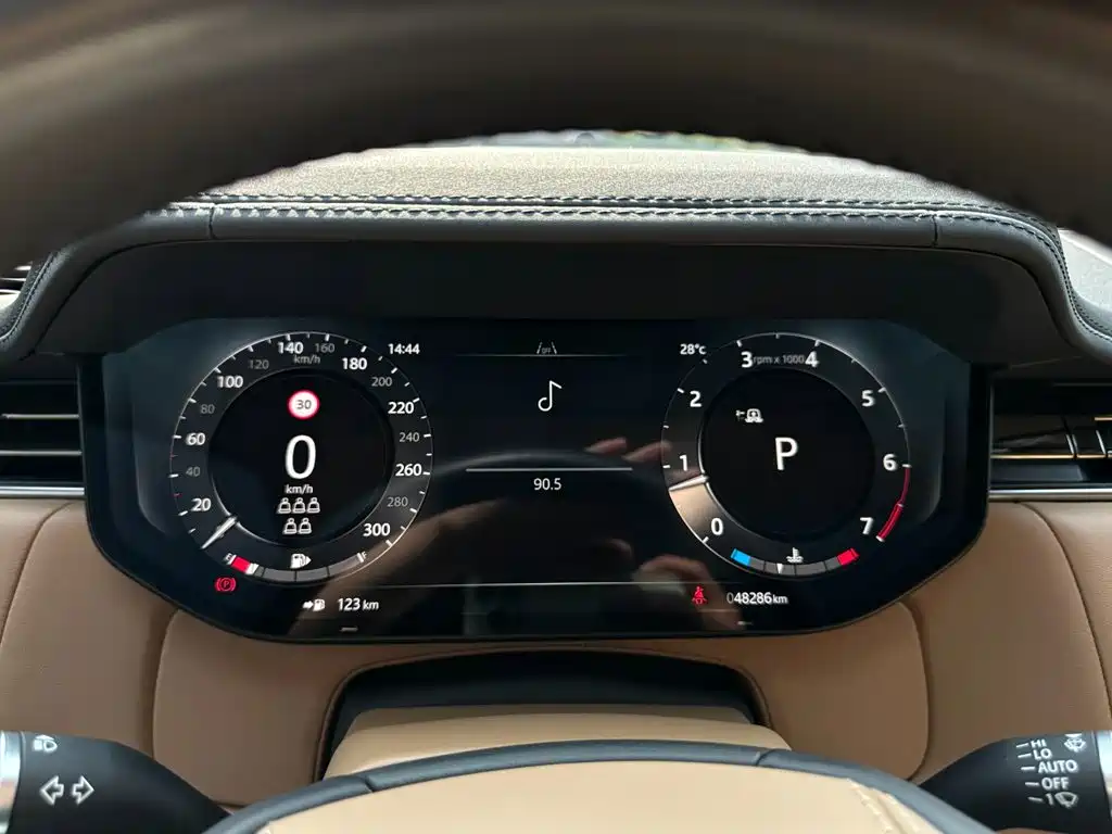 Land Rover Range Rover — миниатюра 13