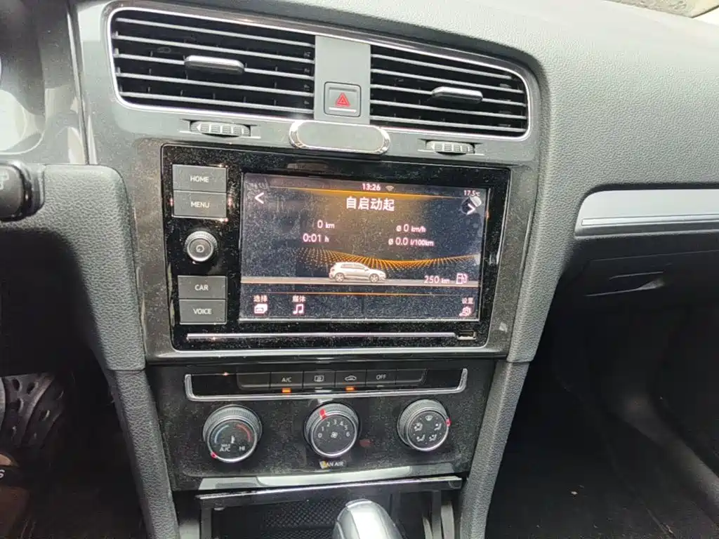 Volkswagen Golf — миниатюра 13