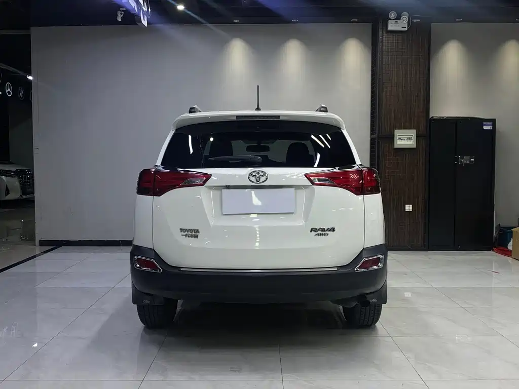 Toyota RAV4 — миниатюра 24