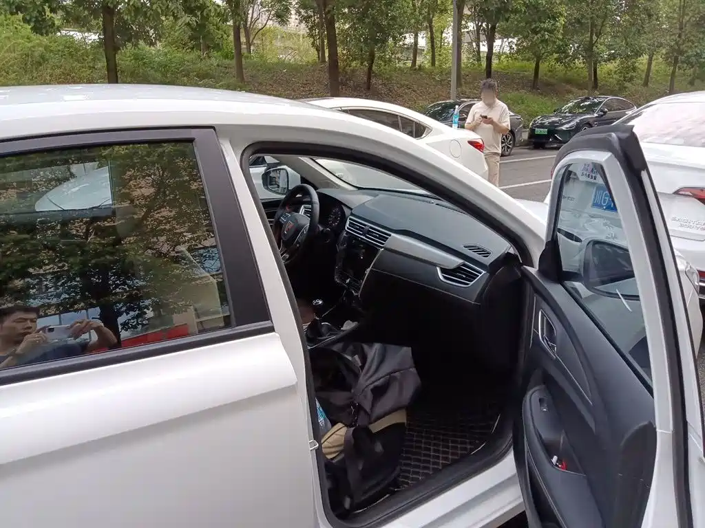 Roewe i5 — миниатюра 18