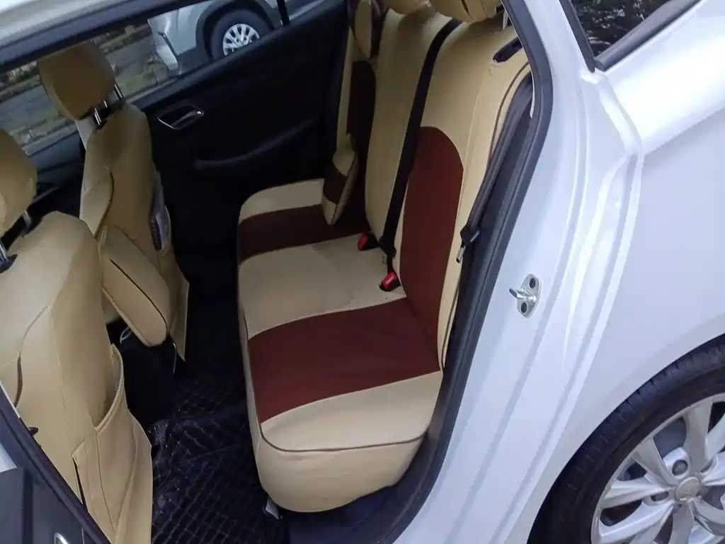Roewe i5 — миниатюра 15