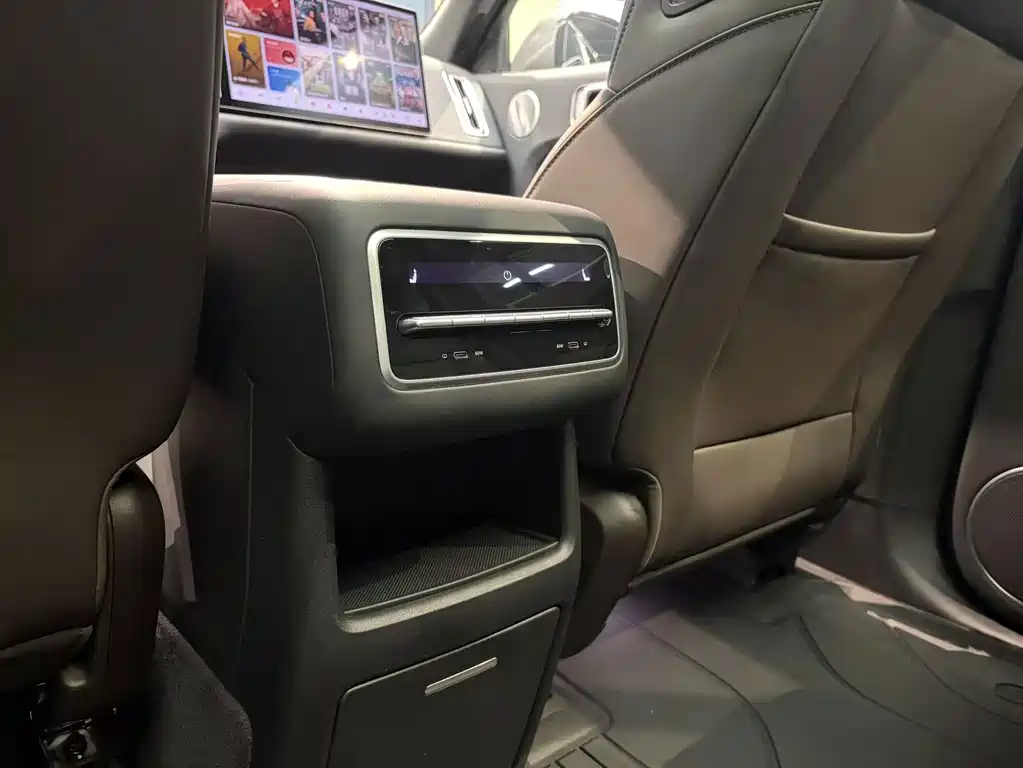 Li Auto Li L8 — миниатюра 16