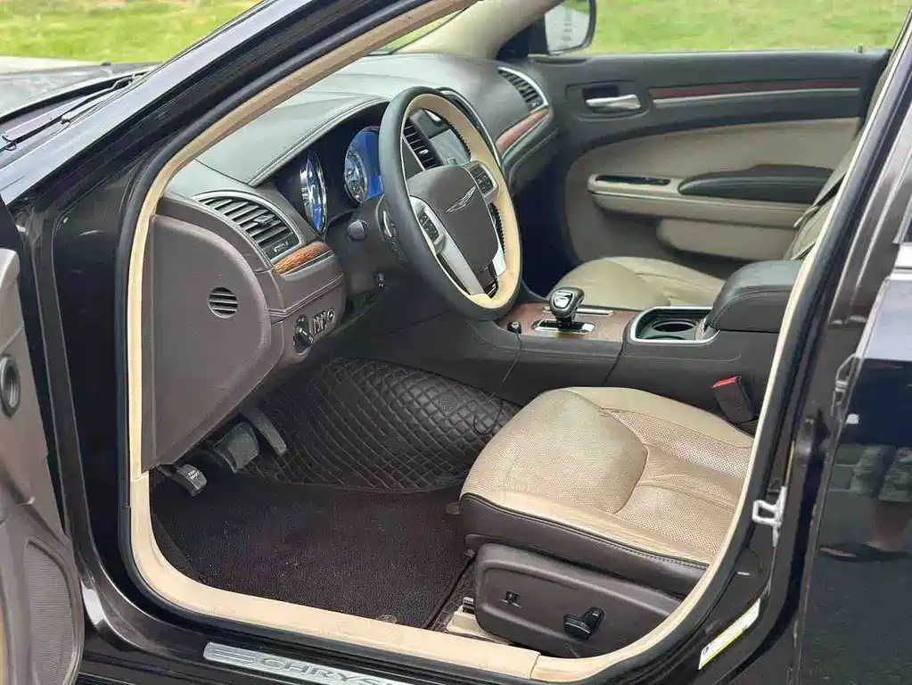 Chrysler 300C — миниатюра 4