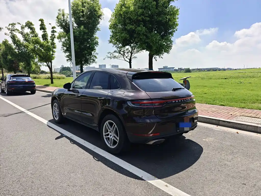 Porsche Macan — миниатюра 7