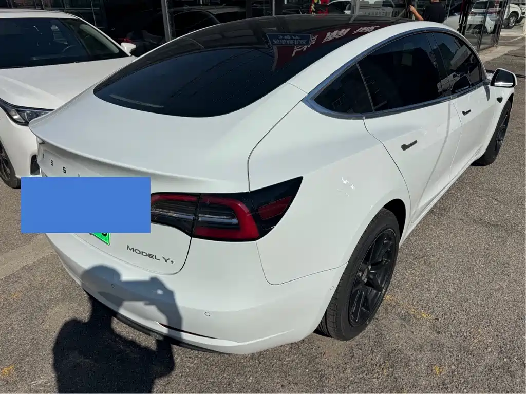 Tesla Model 3 — миниатюра 9