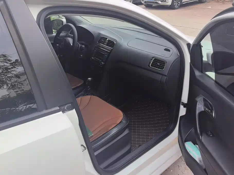Volkswagen Polo — миниатюра 8