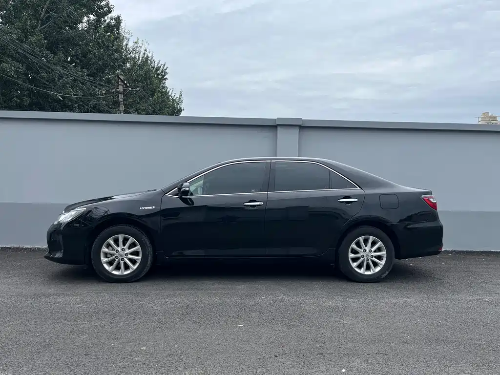 Toyota Camry — миниатюра 2