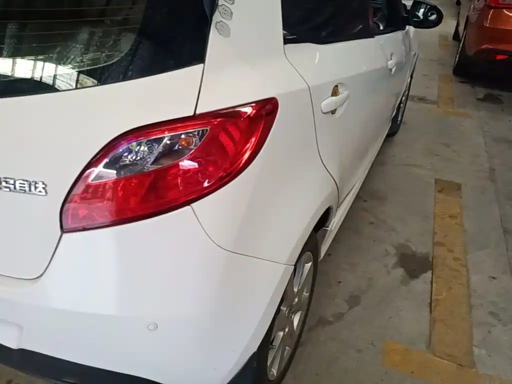 Mazda 2 — миниатюра 8