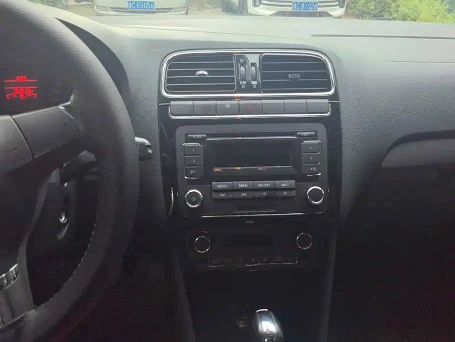 Volkswagen Polo — миниатюра 13