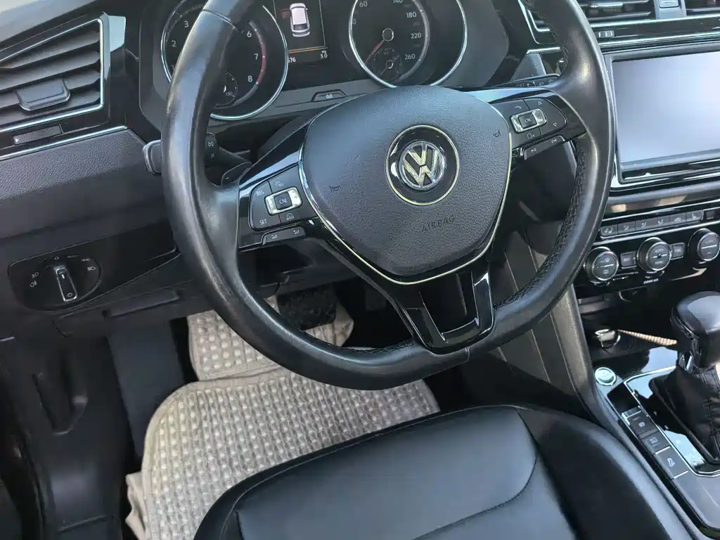Volkswagen Tiguan L — миниатюра 9