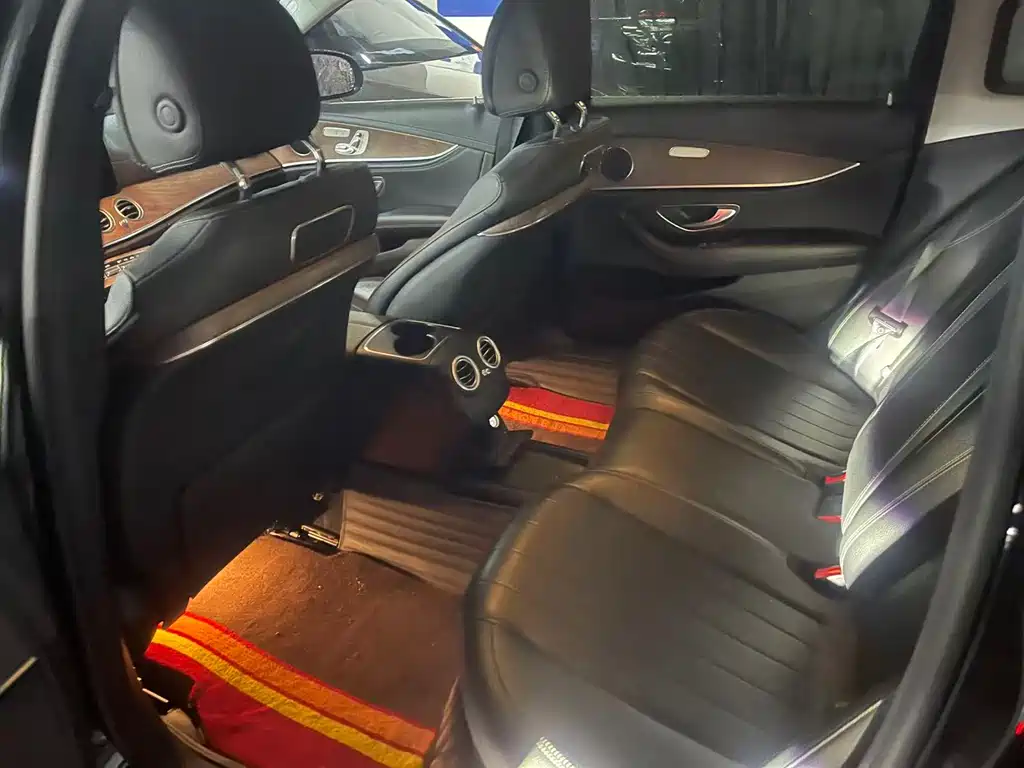 MERCEDES-BENZ E CLASS