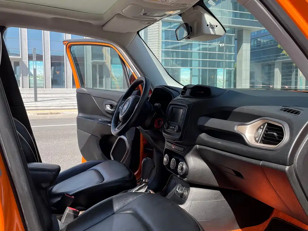 Jeep Renegade — миниатюра 11