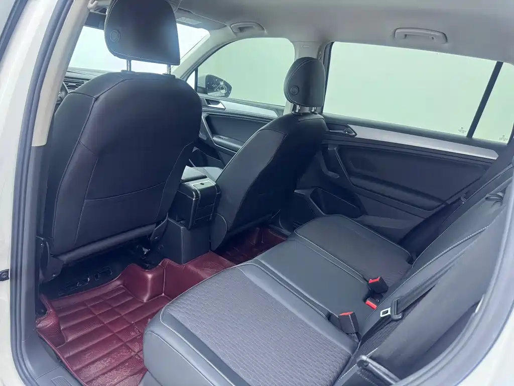 Volkswagen Tiguan L — миниатюра 9