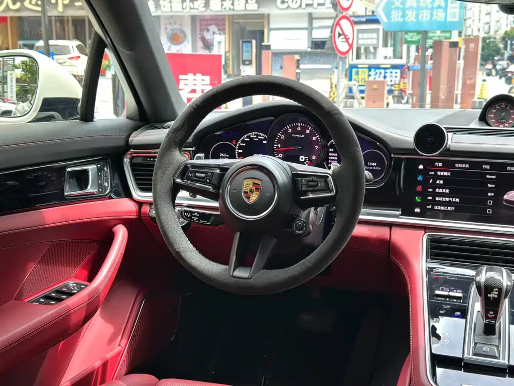 Porsche Panamera — миниатюра 12