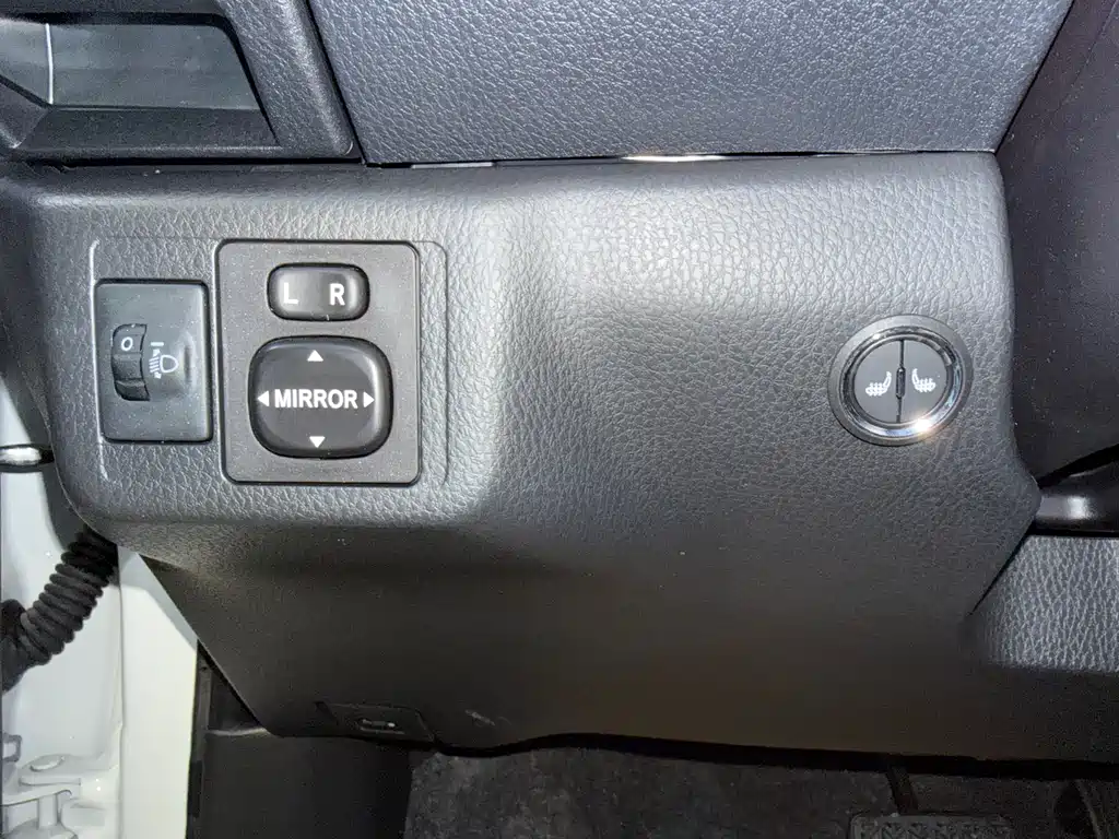 Toyota Yaris L - фото 19