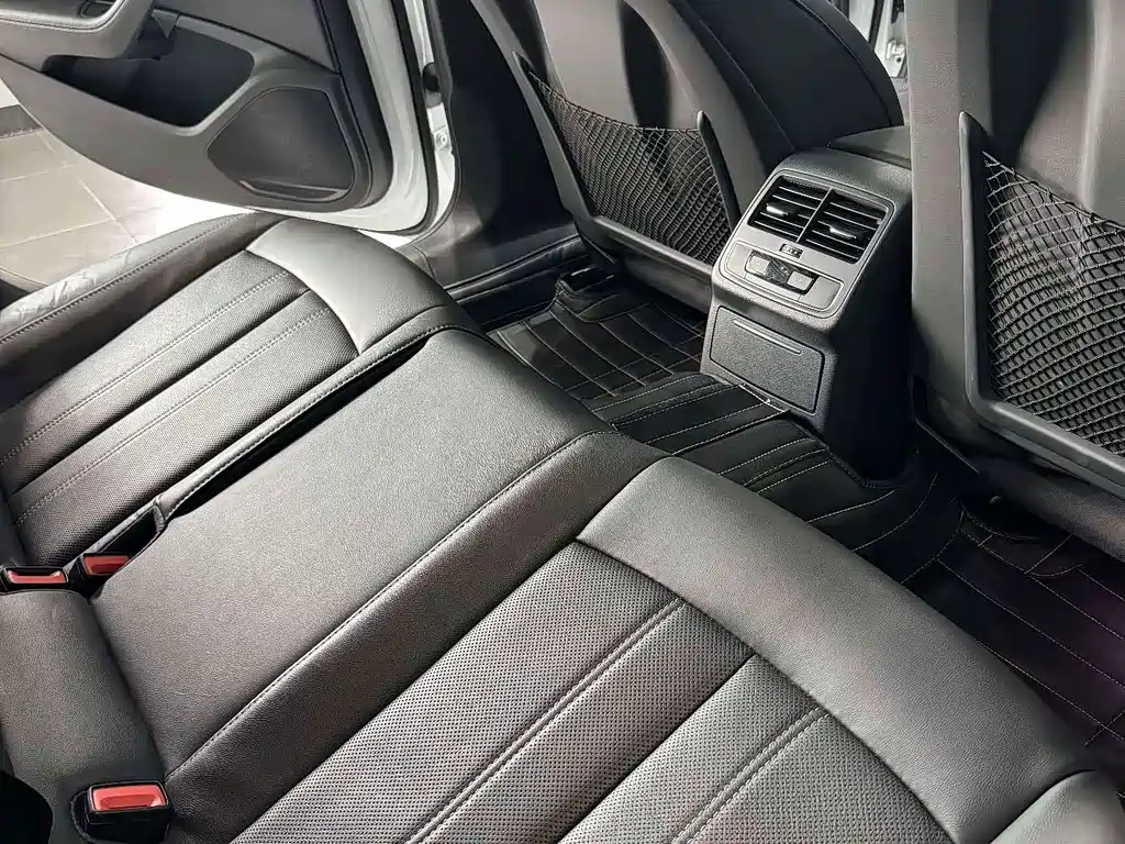 Audi A4L — миниатюра 8
